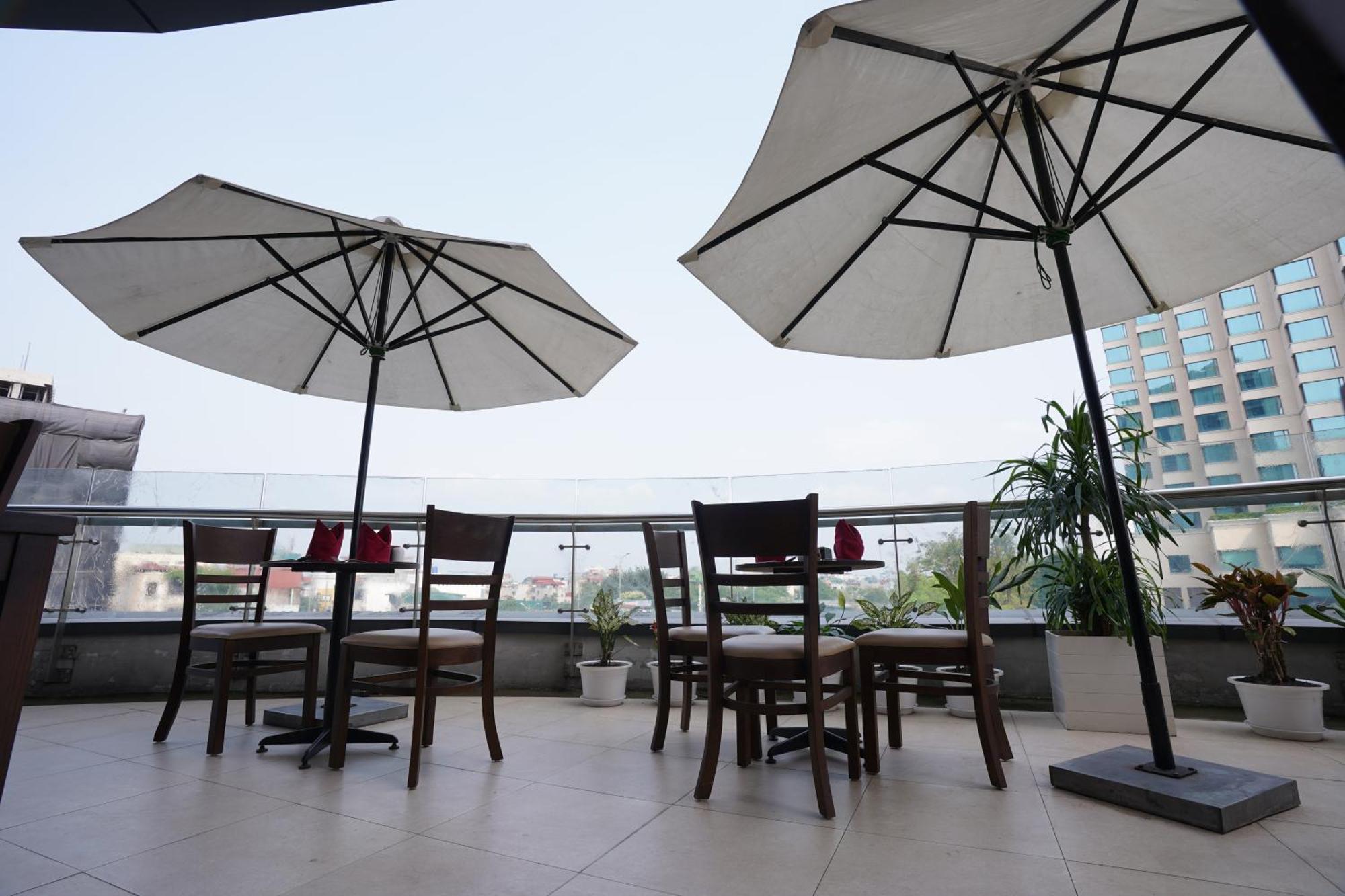 Legend Westlake Hotel 4*