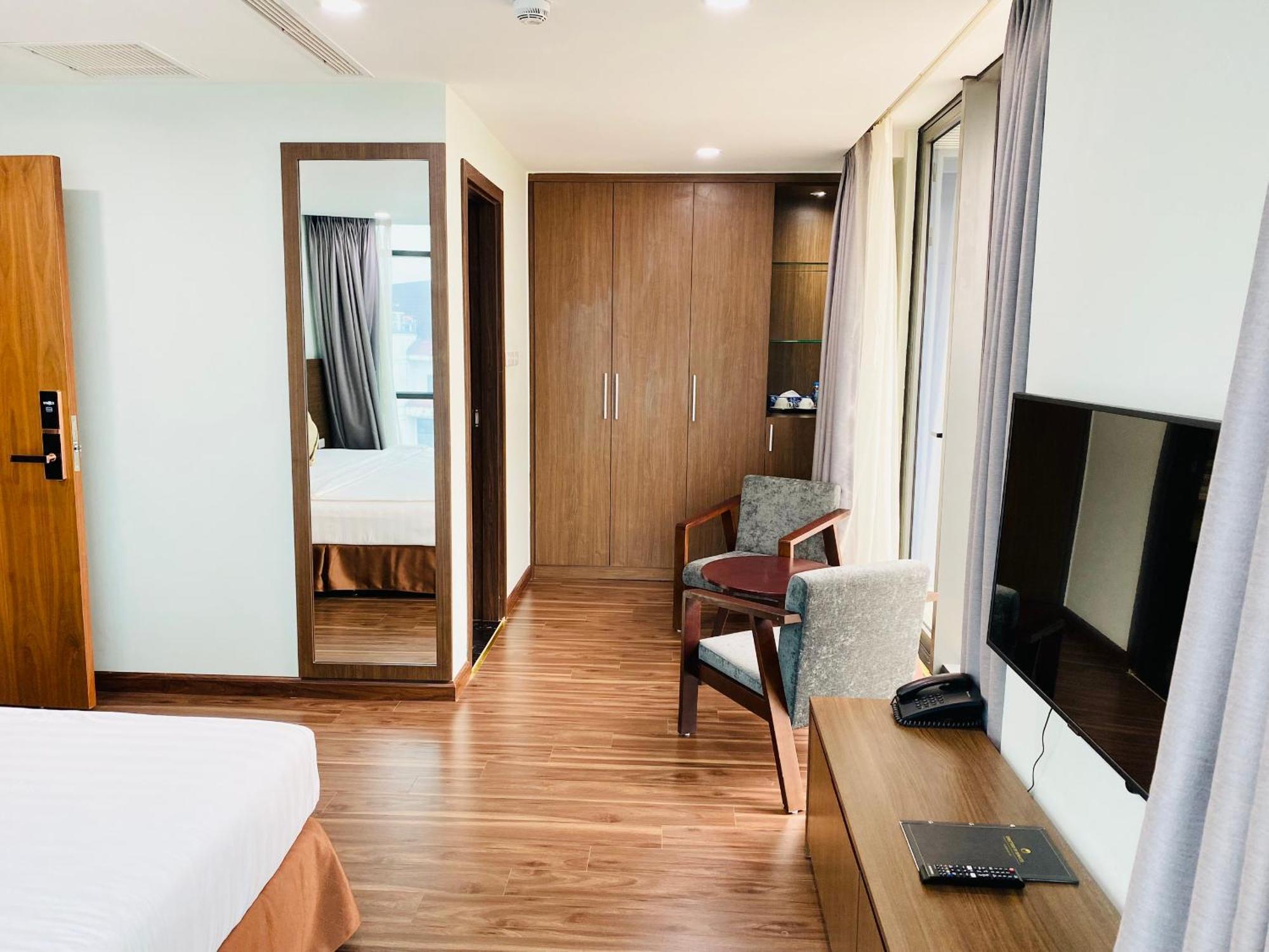 Legend Westlake 4* Hanoi